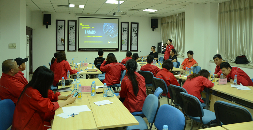 举办“悦读心语”活动_副本.jpg 举办“悦读心语”活动_副本.jpg