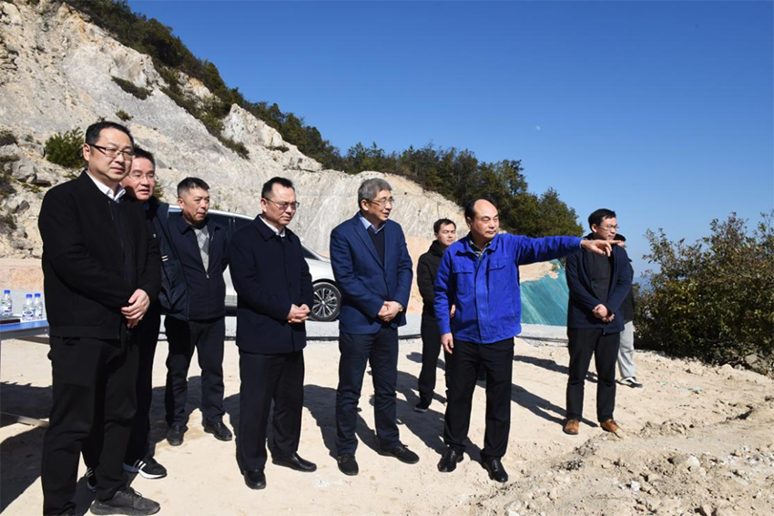 揭小健许斌一行到赣州片重点项目走访调研-2.png 揭小健许斌一行到赣州片重点项目走访调研-2.png