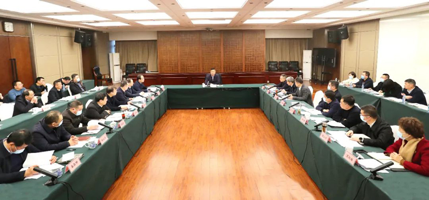 任珠峰在赣江新区主持召开座谈会-1.jpg 任珠峰在赣江新区主持召开座谈会-1.jpg