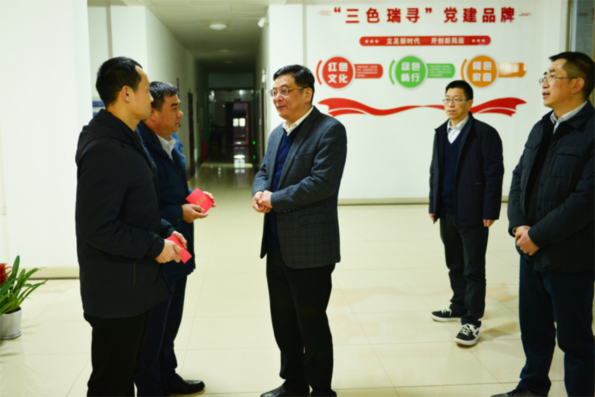 曾昭和一行到赣州片区基层企业调研慰问2.png 曾昭和一行到赣州片区基层企业调研慰问2.png